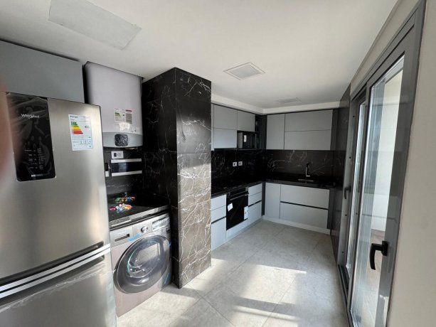 Buenas terminaciones en cocinas, baños y living tientan a la demanda joven, sobre todo, que busca para vivir en Caballito