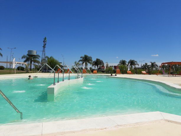 Basavilbaso tiene a sus termas como grandes protagonistas para maravillar a sus visitantes. Basavilbaso tiene a sus termas como grandes protagonistas para maravillar a sus visitantes.