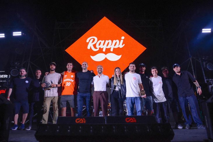 Empresarios del sector en el lanzamiento del acuerdo con Rappi durante Burgerland, punto de partida de la migración coordinada en Rosario Empresarios del sector en el lanzamiento del acuerdo con Rappi durante Burgerland, punto de partida de la migración coordinada en Rosario