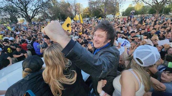 El presidente Javier MIlei estará este sábado en Santiago y Tucumán pero retornará a Olivos por la noche.