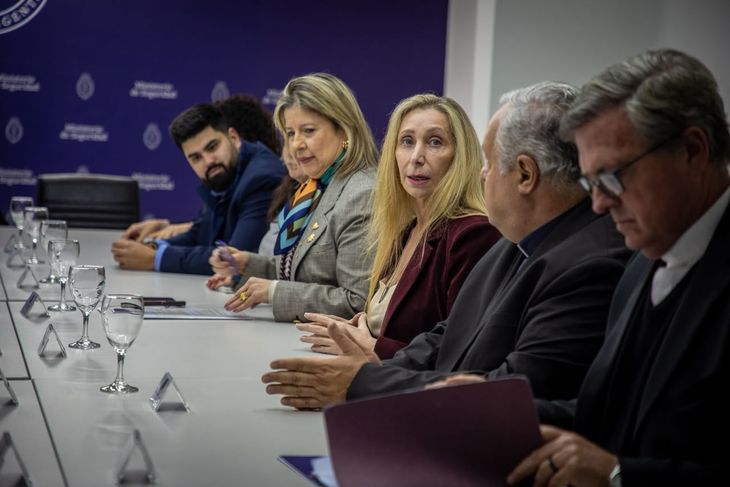 Karina Milei encabezó la reunión de coordinación de la visita papal junto con autoridades de la Iglesia y de las jurisdicciones incluidas en el recorrido Karina Milei encabezó la reunión de coordinación de la visita papal junto con autoridades de la Iglesia y de las jurisdicciones incluidas en el recorrido
