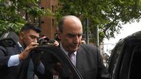 El futuro ministro de Interior, Guillermo Francos, ingresando a la reunión con Javier Milei.