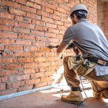 Trabajaba como albañil, pero la vida lo sorprendió con un premio millonario. Trabajaba como albañil, pero la vida lo sorprendió con un premio millonario.