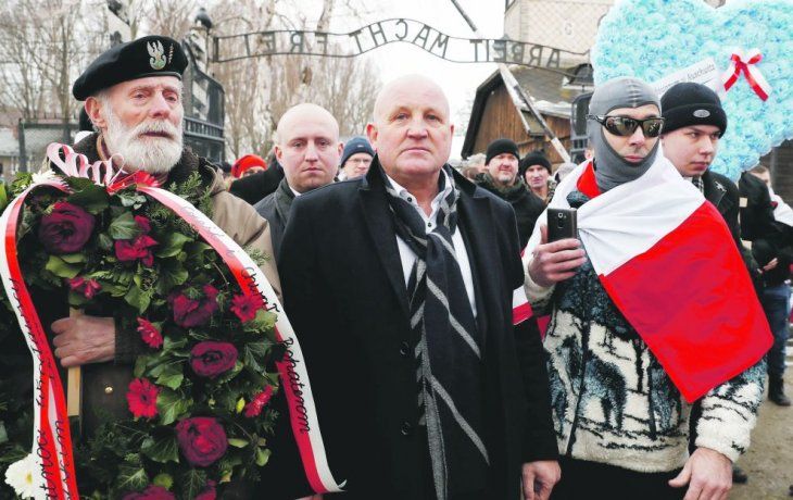 IRRUPCIÓN. Por primera vez grupos de ultraderecha protestaron en el campo de concentración polaco Auschwitz-Birkenau durante el Día de la Conmemoración en Memoria del Holocausto.&nbsp;