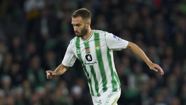 Salvador. Germán Pezzella rescató un punto para Betis con un disparo fuerte al ángulo derecho.&nbsp;