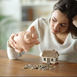 El acceso a la vivienda se volvió cada vez más complejo en la Ciudad de Buenos Aires. La falta de garantías y la informalidad laboral dejan fuera del mercado formal a miles de personas con capacidad de pago El acceso a la vivienda se volvió cada vez más complejo en la Ciudad de Buenos Aires. La falta de garantías y la informalidad laboral dejan fuera del mercado formal a miles de personas con capacidad de pago