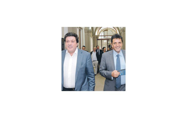 ámbito.com | Gabriel Mariotto y Sergio Massa ayer en el Senado.