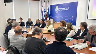 La iniciativa del gobierno genera expectativas en jóvenes y mayores de 50 años en la búsqueda de empleo. La iniciativa del gobierno genera expectativas en jóvenes y mayores de 50 años en la búsqueda de empleo.