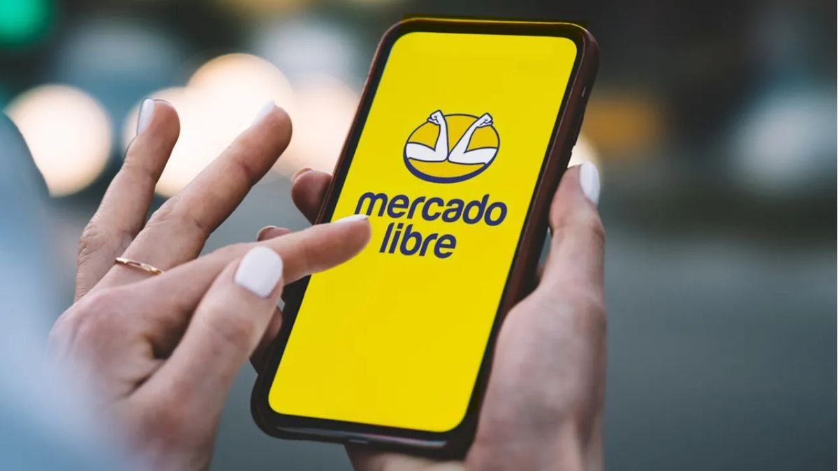 What was the best-selling item by Mercado Libre in 2022?