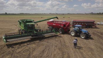 ámbito.com | Maquinaria-agricola-mejora-la-industria-pese-a-la-coyuntura.jpg