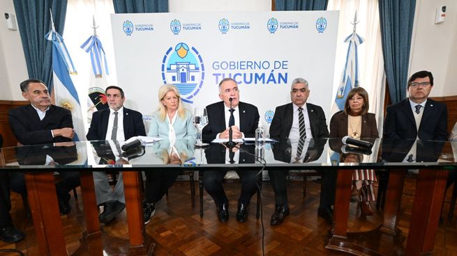 Osvaldo Jaldo, junto a la fiscal de Estado de Tucumán, Gilda Pedicone de Valls.