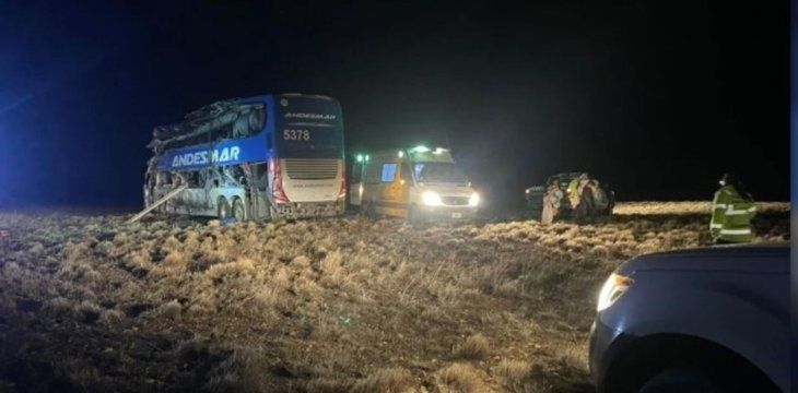 El choque ocurrió en horas de la madrugada. 
