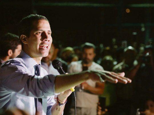 desafío. Juan Guaidó, líder de la Asamblea Nacional, es acusado por la justicia chavista de intentar usurpar las funciones de Nicolás Maduro.