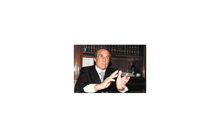 La decisión del juez llevó alivio al senador lanzado ahora de lleno a la renovación de su banca en la Cámara alta.
