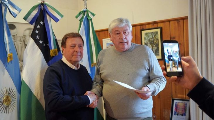 Aliados: Alberto Weretilneck y Walter Cortés cerraron un acuerdo para competir en unidad en las elecciones convencionales de Bariloche. Aliados: Alberto Weretilneck y Walter Cortés cerraron un acuerdo para competir en unidad en las elecciones convencionales de Bariloche.
