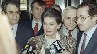 Era una de las mujeres más poderosas de su época, pero nadie sabía que detrás de eso había un plan malvado. Era una de las mujeres más poderosas de su época, pero nadie sabía que detrás de eso había un plan malvado.