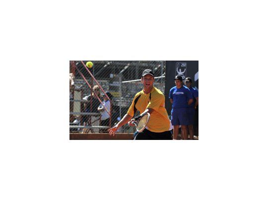 Zeballos derrotó en sets corridos al rumano Ungur.