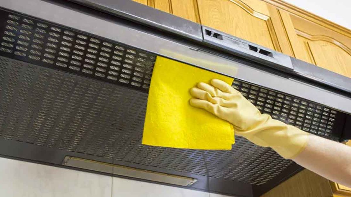 This way you can clean the kitchen extractor and leave it like new