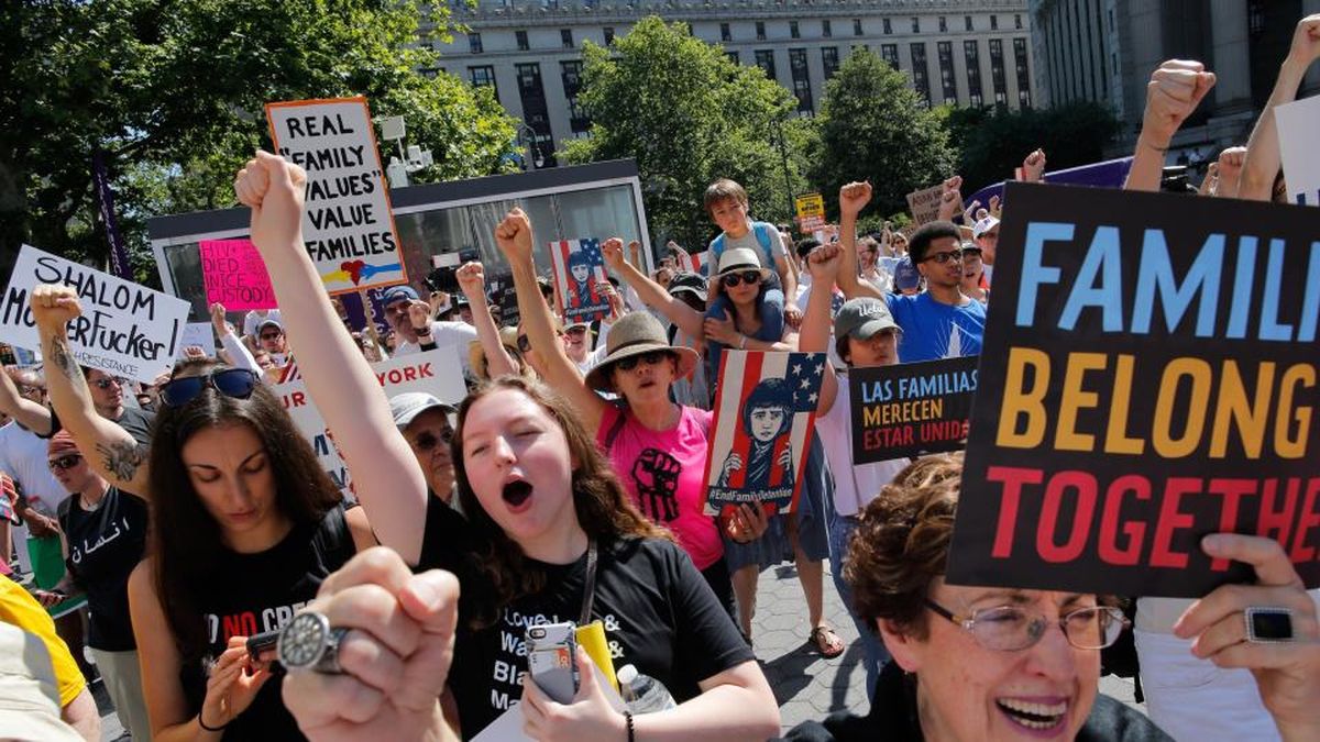 EEUU: miles de personas se movilizaron contra la política migratoria de ...