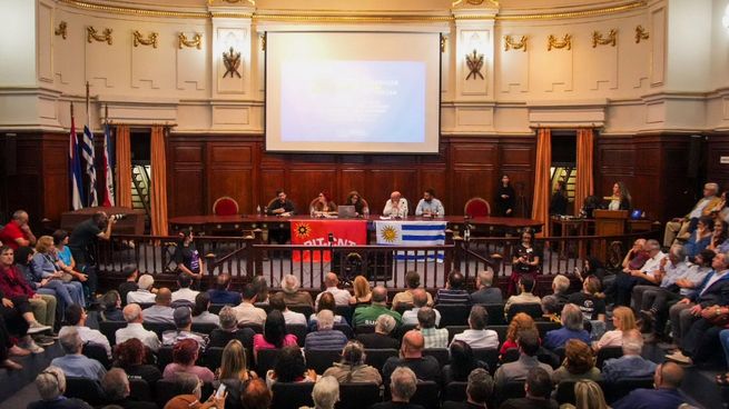El PIT-CNT busca marcarle la cancha al gobierno en la discusión por el impuesto al 1% más rico.