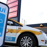 El auge de los autos eléctricos impacta en las ventas de combustibles. El auge de los autos eléctricos impacta en las ventas de combustibles.