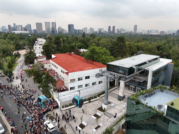 Inauguración de la Línea 3 del Cablebús, con estaciones elevadas que integran espacio público, transporte y conexión directa con la trama urbana