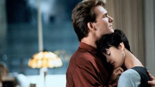 Ghost, la sombre del amor, una película que marcó a todo aquel que la vio. Un clásico de la historia del cine ya está en Netflix.