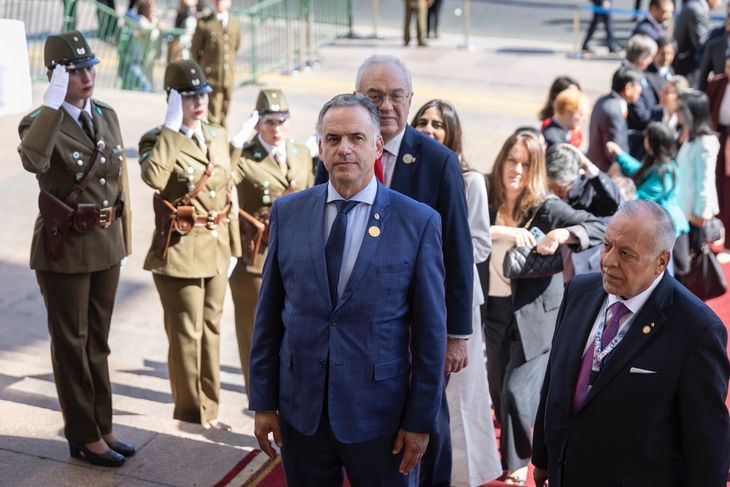 Yamandú Orsi acudió junto a Mario Lubetkin al acto de investidura. Yamandú Orsi acudió junto a Mario Lubetkin al acto de investidura.