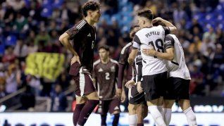 El Tri encontró como caer aún más bajo. México dejó ir una ventaja de 2 goles, proporcionada por Alexis Vega y Oziel Herrera y terminó empatando 2-2 ante un alternativo y juvenil cuadro del Valencia, sin seleccionados ni titulares.