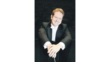 ámbito.com | Ramón Tebar, que dirigirá mañana a Angela Gheorghiu y Roberto Alagna en el Teatro Colón, es también flamante director musical de la ópera de Miami.