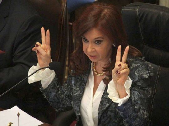 Cristina Fernandez de Kirchner dedos en V.jpg