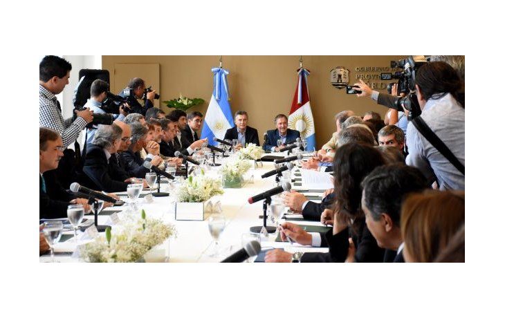El presidente Mauricio Macri encabezó una reunión de Gabinete en Córdoba junto al gobernador de esa provincia, Juan Schiaretti.