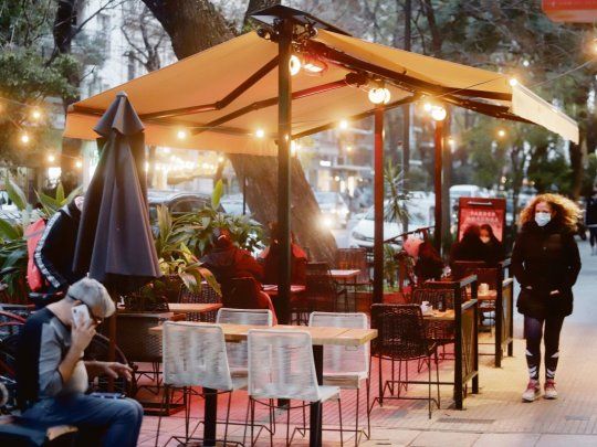 Restaurantes y hoteles fue la división con mayor aumento de precios en abril.