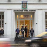 La orden busca recolectar material probatorio sobre las oficinas del financista Vallejos, allegado a Tapia. La orden busca recolectar material probatorio sobre las oficinas del financista Vallejos, allegado a Tapia.