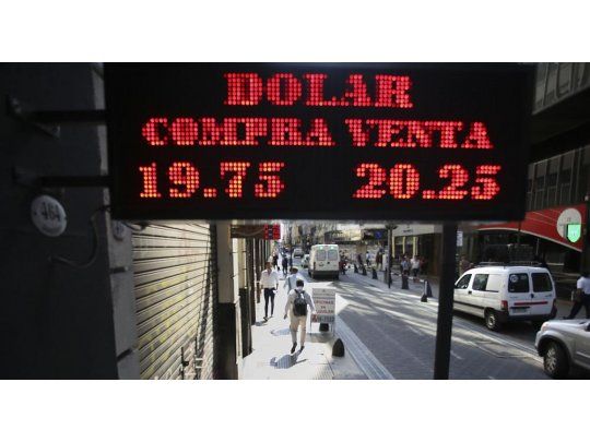 ¿Por qué se dispara el dólar?