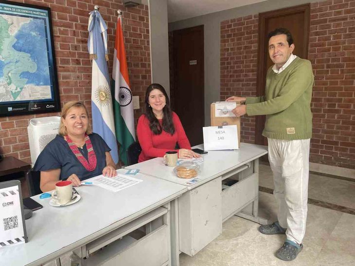 Elecciones nacionales (ballotage) en la Embajada de la Argentina en India, Nueva Delhi.