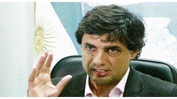 Decisión. El ministro de Economía, Hernán Lacunza, confirmó que la provincia descontará el día de paro a los docentes que adhieran hoy.