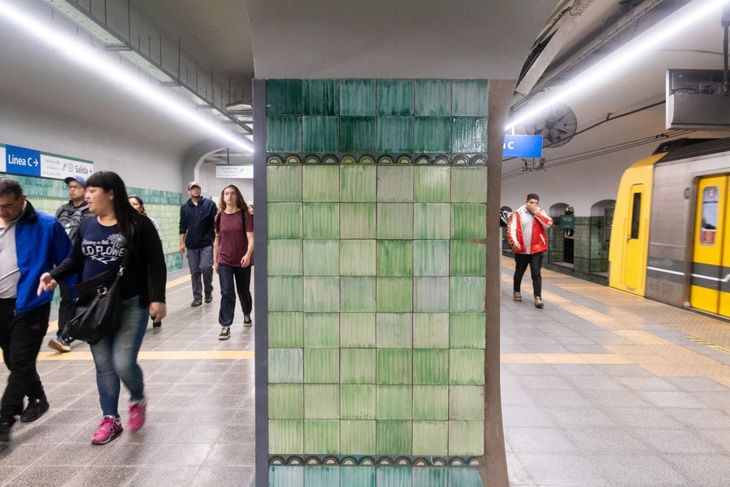 La tarifa del subte porteño pasará de $80 a $110 en los primeros días de enero. La tarifa del subte porteño pasará de $80 a $110 en los primeros días de enero.