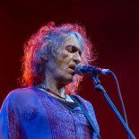 El músico español falleció a los 63 años, luego de complicaciones de salud que habían interrumpido su última gira. El músico español falleció a los 63 años, luego de complicaciones de salud que habían interrumpido su última gira.