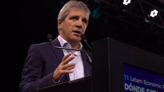Ante empresarios, el ministro de Economía dio precisiones sobre el rumbo del programa económico del Gobierno.