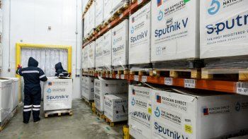 Plan de vacunación: comienza hoy la distribución de 650.400 dosis del componente 1 de la Sputnik V en todas las provincias.