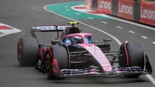 Franco Colapinto corre en el GP de Singapur.