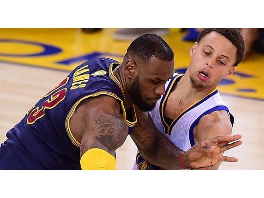 Al igual que el año pasado, LeBron y Curry intentarán guiar a sus equipos al anillo.
