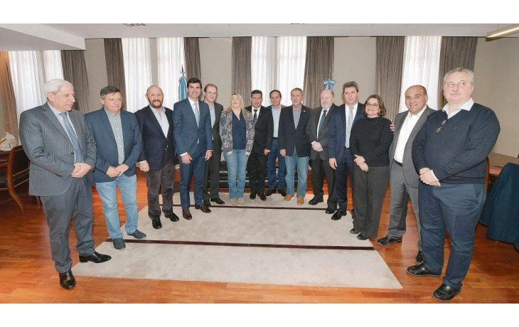 ámbito.com | Gesto. Los gobernadores reeditarán la reunión del 3-A en Bs. As. Hoy será el turno de ministros de Economía y, mañana, de fiscales de Estado.