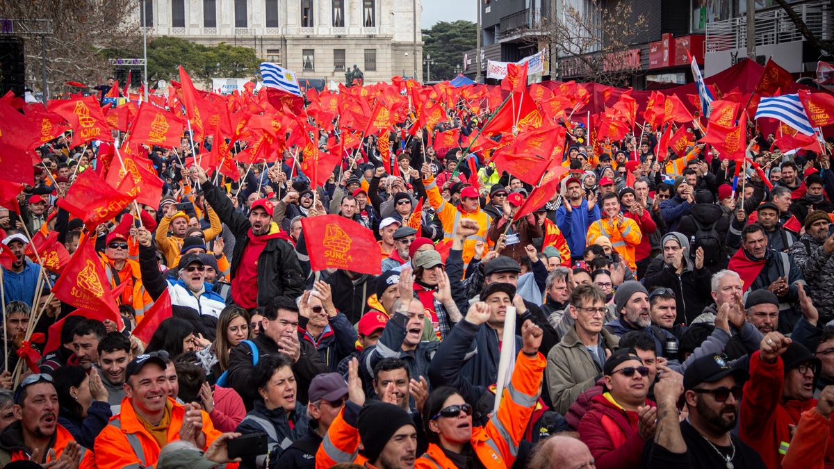 Crossfire between the government and the Broad Front over the Sunca strikes