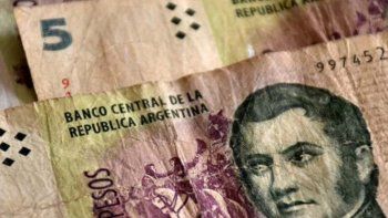 Los billetes de $5 podrán cambiarse hasta el 31 de mayo en bancos.