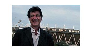 Kempes dijo que Messi no está en su nivel.