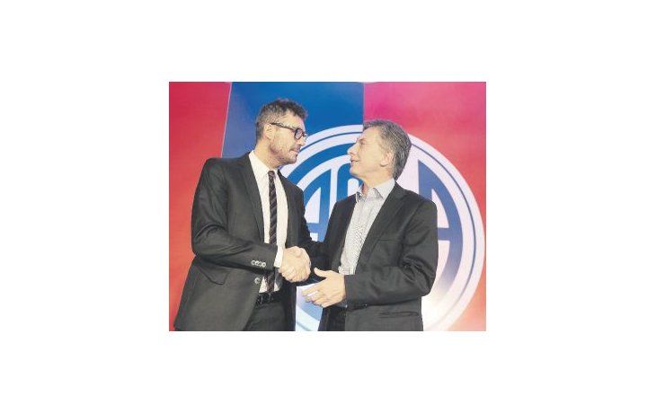 Otra vuelta. El Gobierno le abre Olivos a Marcelo Tinelli. Aunque el conflicto no esté solucionado, Mauricio Macri quiere dar una señal de distensión. Otra más en una historia de enfrentamientos.