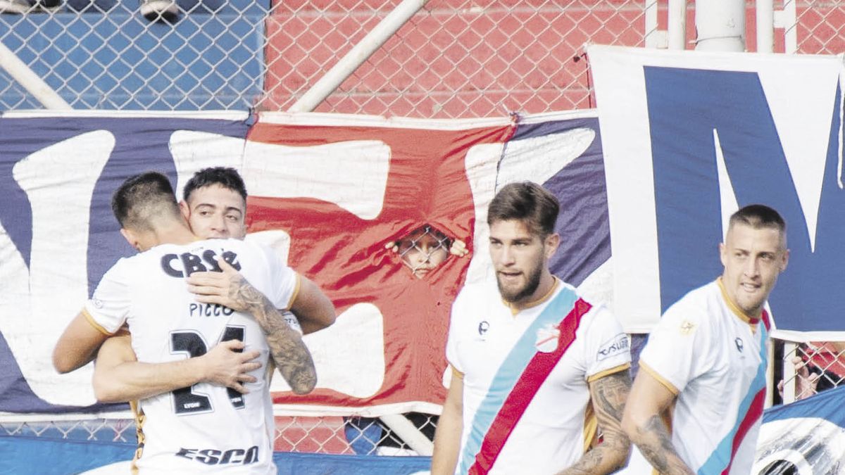 Arsenal, que perdió a tres titulares en una semana, comienza a rearmarse