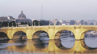 pont neuf. La envoltura de Christo al famoso puente de París.